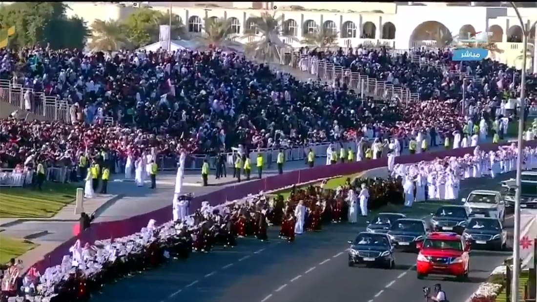 فيديو استقبال أمير قطر بـ"مسير" اليوم الوطني