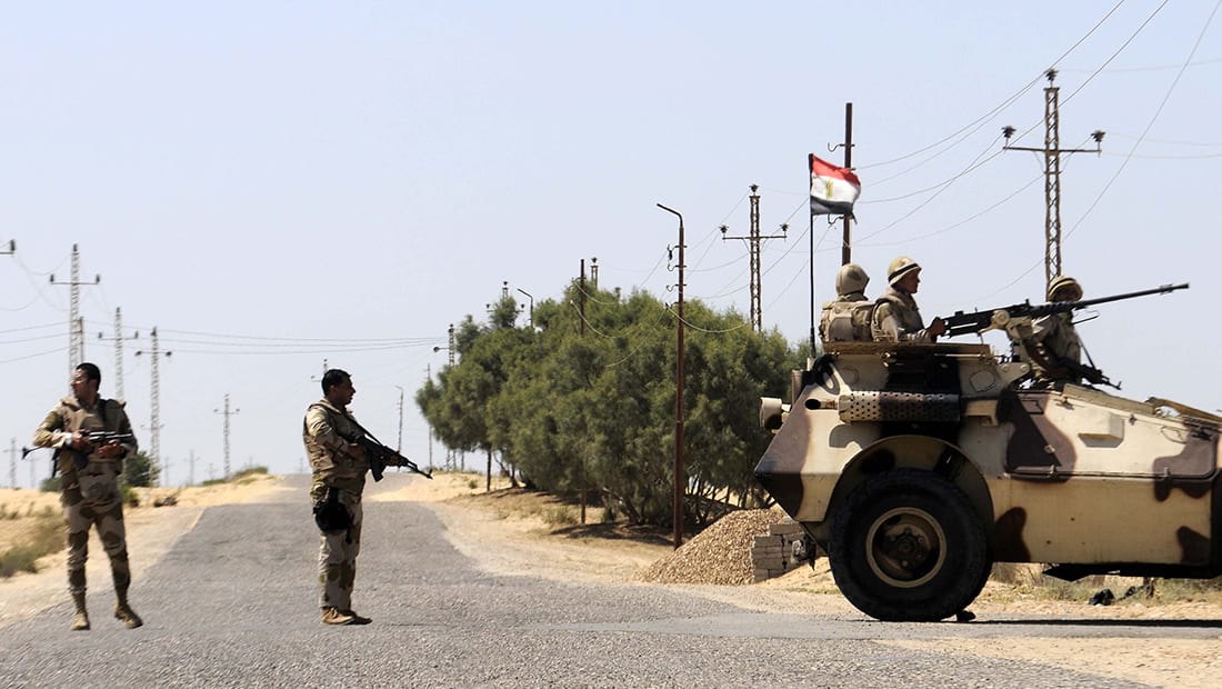 مصر: قتيل بقذائف استهداف مطار العريش خلال زيارة مسؤولين
