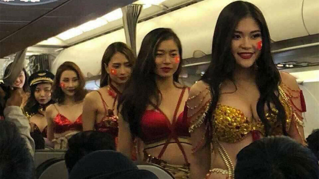 عرض أزياء ملابس داخلية على متن الطيران الفيتنامي!