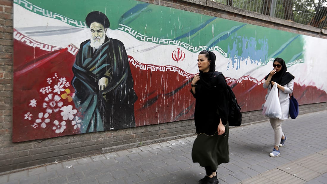 السبهان: انسحاب أمريكا من "نووي إيران" يوقف عبث طهران بالمنطقة