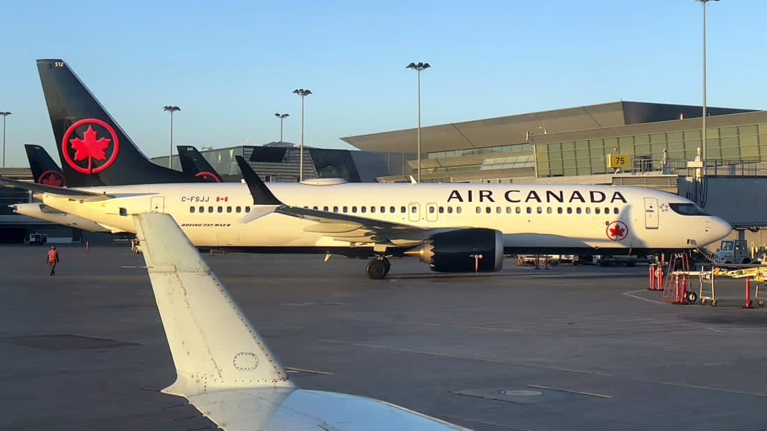 كندا توصي مواطنيها بتجنّب الرحلات الدولية غير الضرورية.. جرّاء انتشار "أوميكرون"