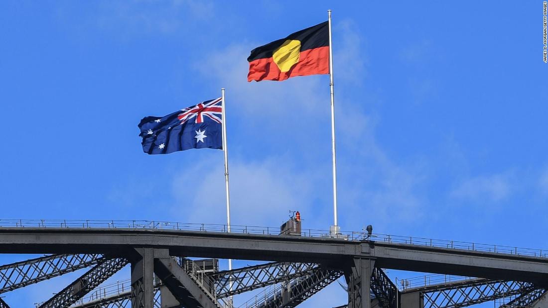 "إنه ملك للجميع"..الحكومة الأسترالية "تُحرر" علم السكان الأصليين مقابل 14 مليون دولار