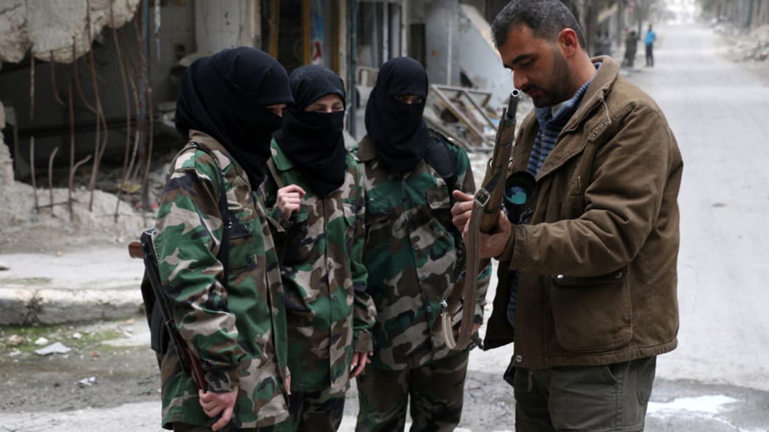 مراقبون: "الخنساء" كتيبة متطوعات مع "داعش" عملياتها في الرقة