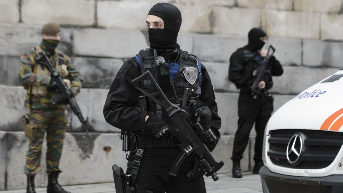بالفيديو.. قوات الأمن تنتشر بشوارع بروكسل تحسباً لتهديدات محتملة
