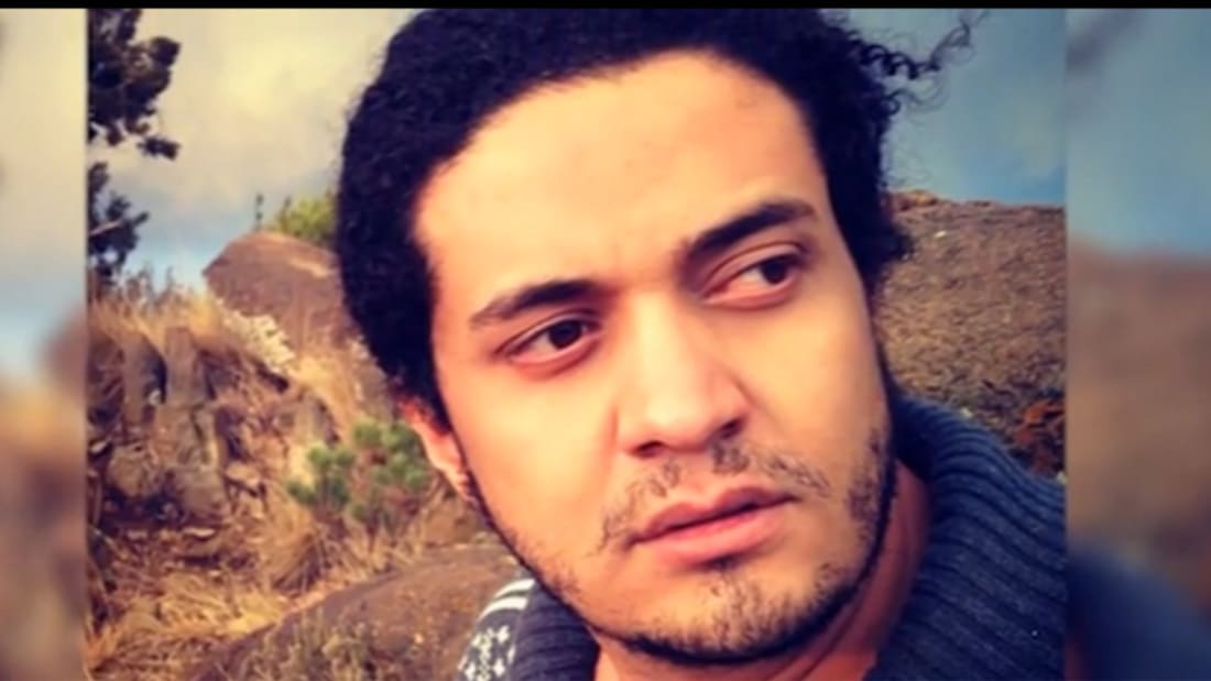 الشاعر الفلسطيني المحكوم بالإعدام في السعودية بتهمة الردة أشرف فياض.. يجمع إلى جانبه كتاب وشعراء من العالم