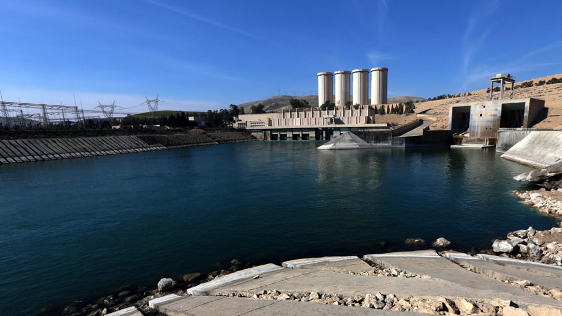 بالفيديو: تحذيرات أمريكية من انهيار سد الموصل.. وخبراء: السد سينهار بغضون دقائق