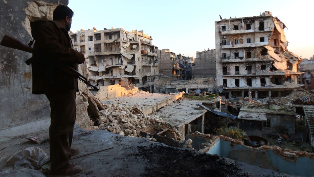وزارة الدفاع الروسية تنشر فيديو لغاراتها ضد "داعش" بسوريا تشمل هجمات على حلب