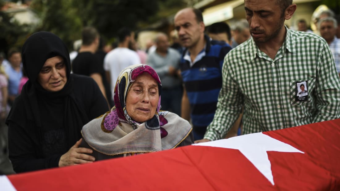 بالفيديو: قصة بطولية لأحد ضحايا هجمات اسطنبول