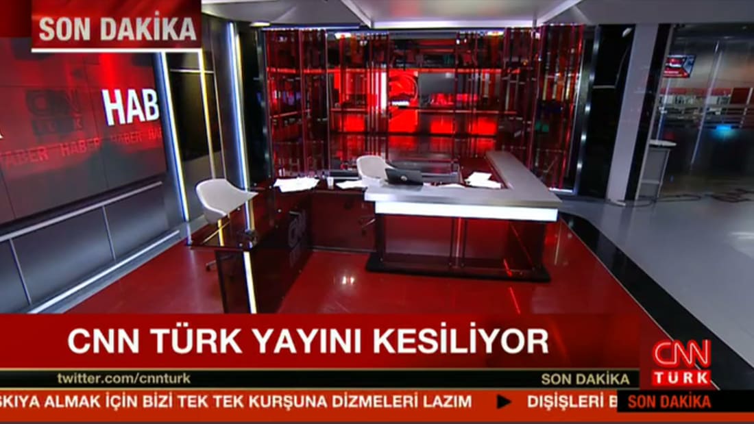 شاهد.. لحظة توقف تغطية "CNN Turk" للأحداث بعد دخول جنود مبنى البث بأنقرة