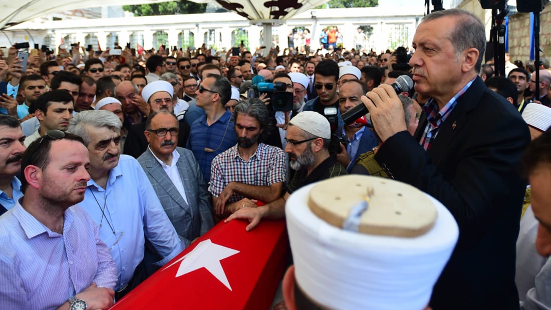 هل أعطت محاولة الانقلاب في تركيا هدية لأردوغان لتعزيز قوته؟