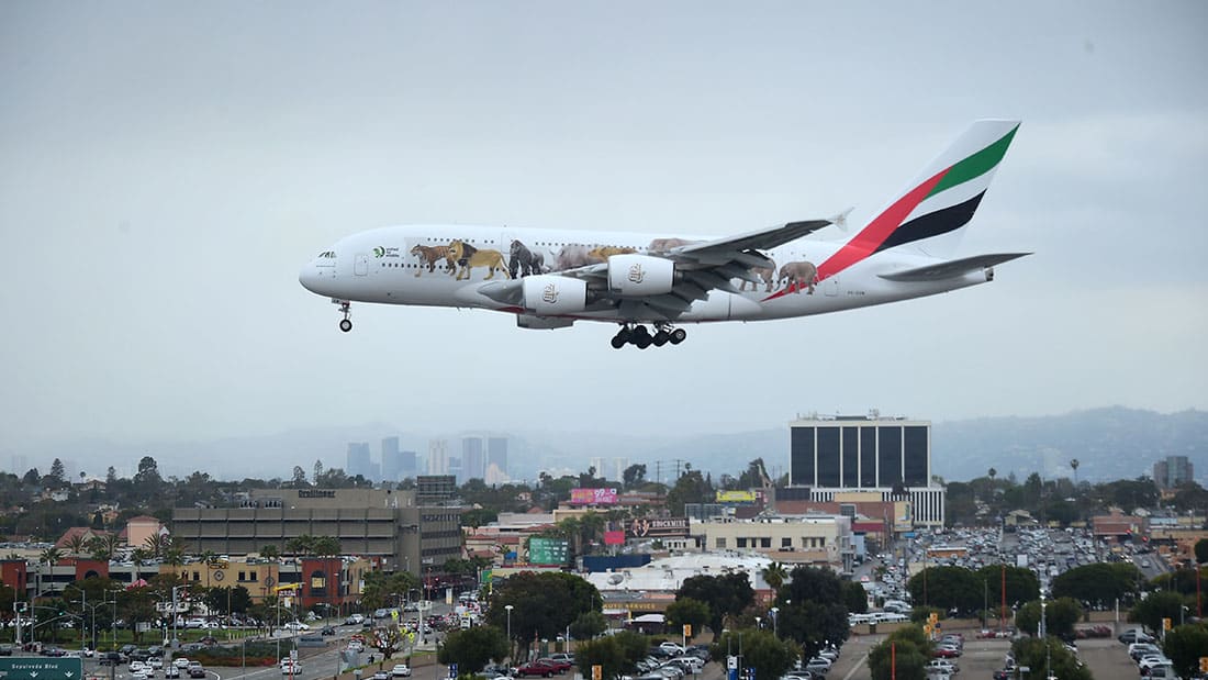 رئيس "طيران الإمارات" لـCNN: شركات الطيران الأمريكية تستغل أي فرصة لرمينا بالطوب