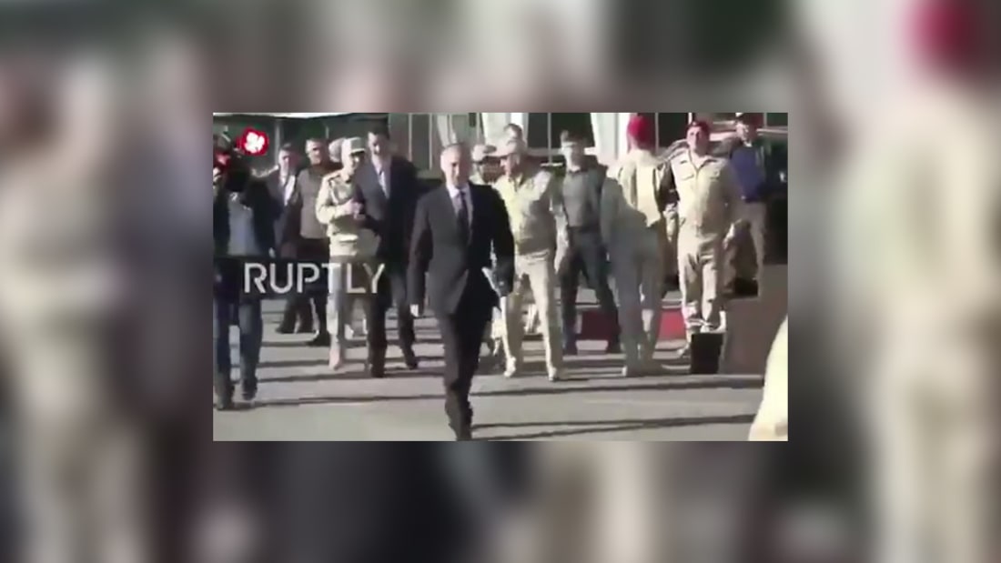 بوتين يزور قاعدة حميميم ويأمر بانسحاب جزئي لقواته من سوريا