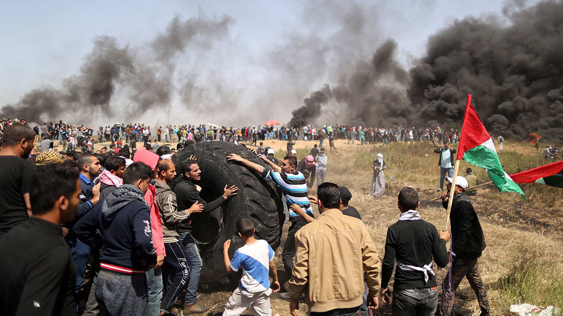 العنف يشتعل مجددا على حدود غزة في "جمعة الكاوتشوك"
