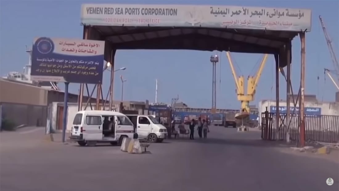شاهد.. معارك بين قوات الحكومة اليمنية والحوثيين في الحديدة