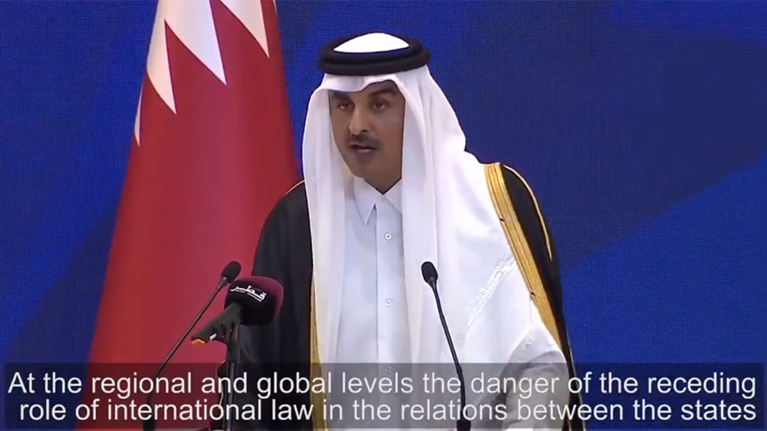 بالفيديو.. أمير قطر يدافع عن استضافة كأس العالم  واتهامات "استعباد العمالة"