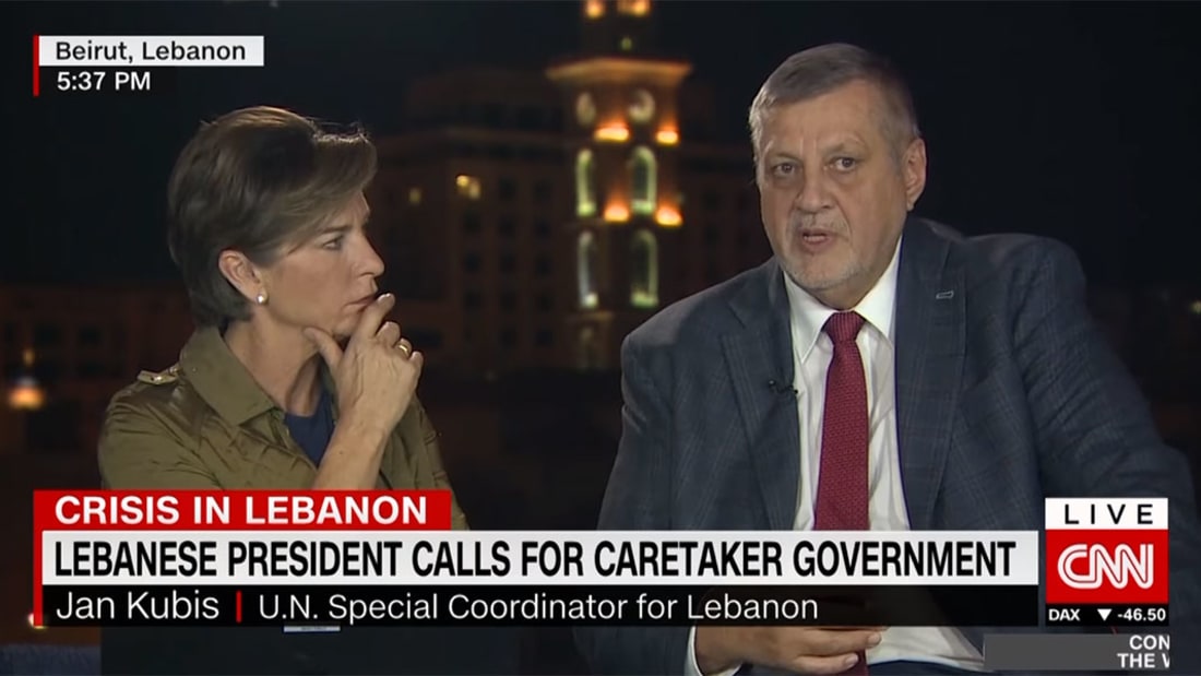 لحظة إعلان الحريري استقالته من رئاسة حكومة لبنان