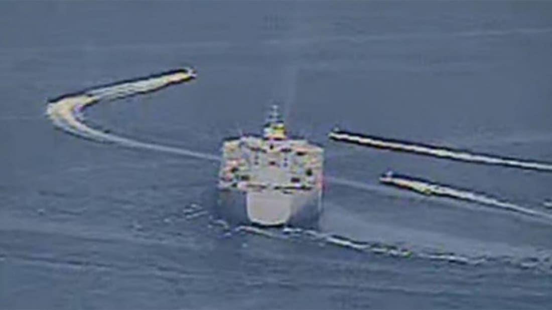 بالفيديو.. البحرية الإيرانية تقترب من سفن حربية أمريكية في خطوة "خطيرة واستفزازية"