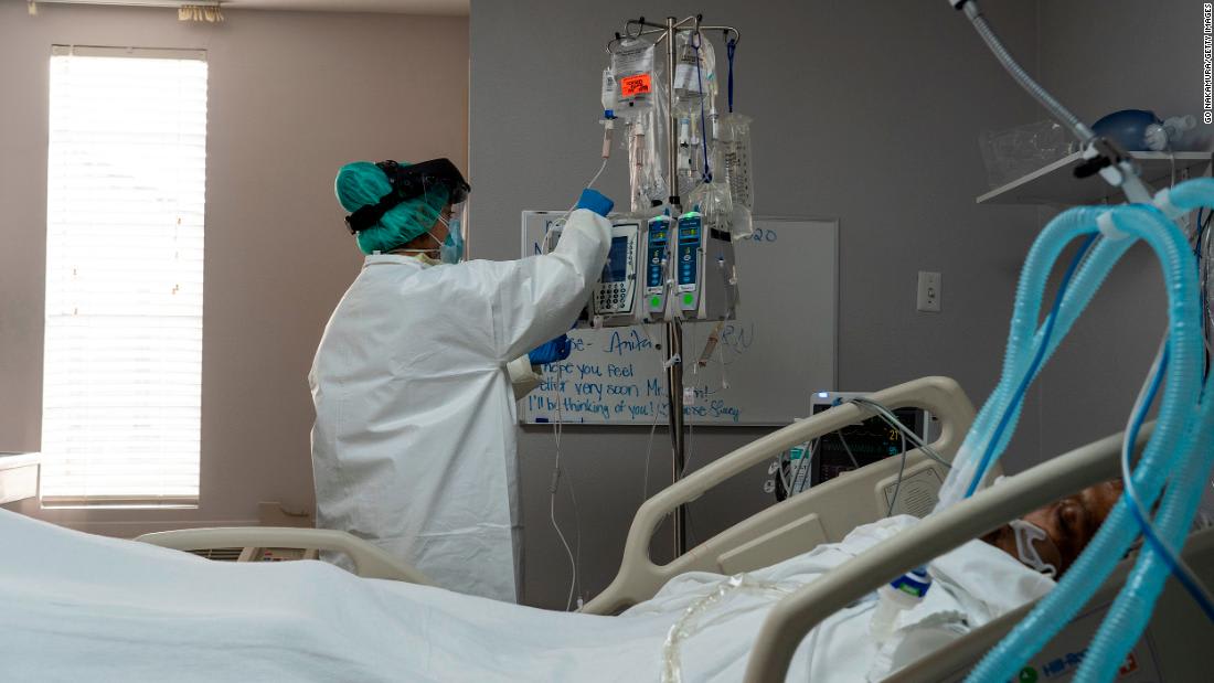 من داخل مستشفى يعالج مرضى كورونا في أحد المناطق الأكثر تفشياً للفيروس بأمريكا