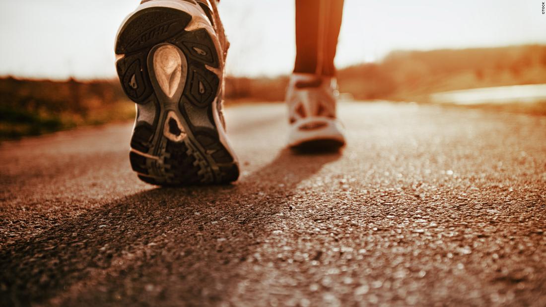 4 طرق لزيادة فعالية رياضة المشي