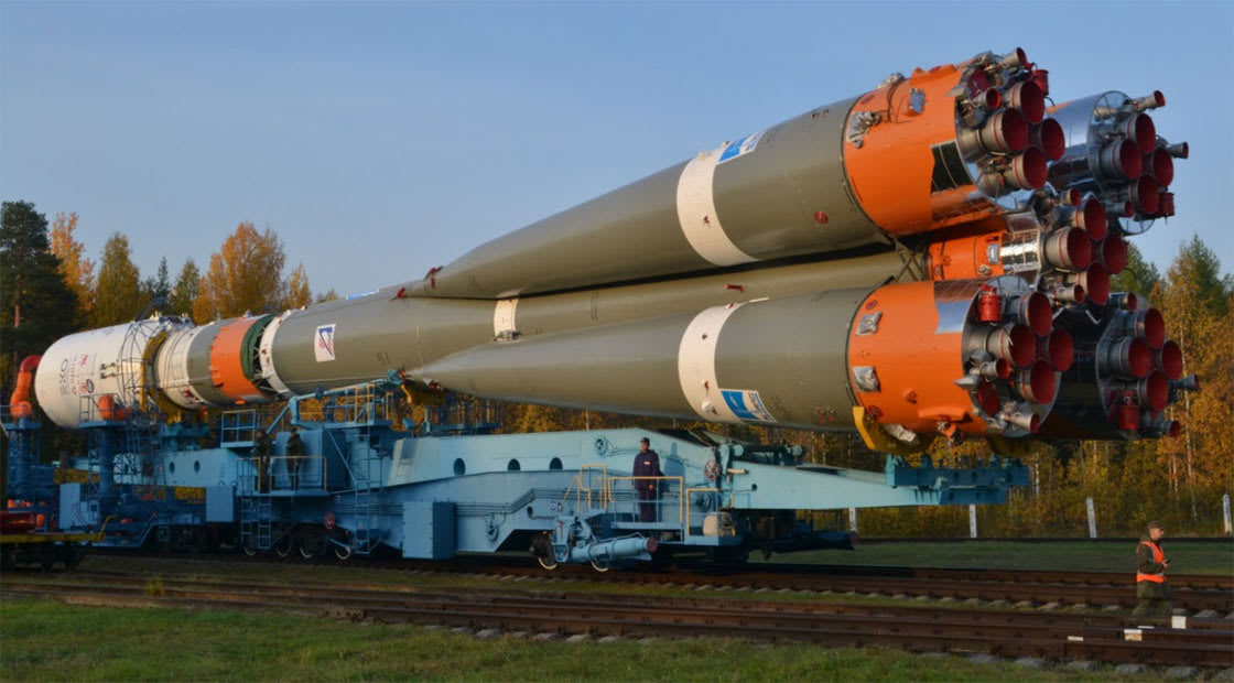 الصاروخ الروسي الذي يحمل القمر الصناعي الإماراتي