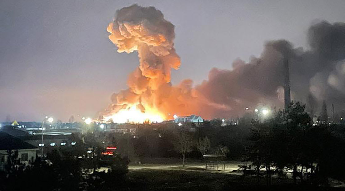 أوكرانيا.. الرئاسة تنشر صورة انفجار وصفارات الغارات الجوية تدوي بكييف