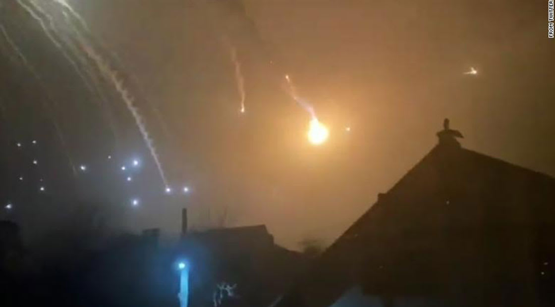 مسؤول أوكراني يكشف سبب الانفجار بسماء كييف بعد تداول فيديو بصورة واسعة