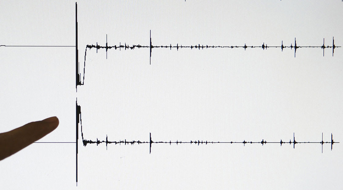 صورة ارشيفية تعبيرية من عملية رصد أحد الزلازل 