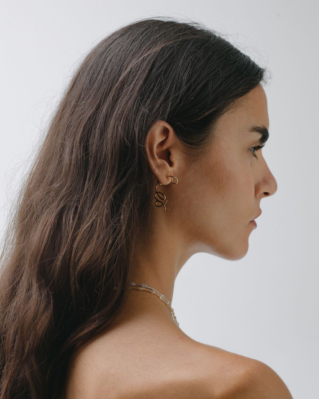 أطلق مؤسس علامة "ميلامور"، جورج إيناكي، مجموعة مستوحاة من الأبراج بعدما لاحظ التأثير المتزايد للأبراج وقرّاء الطالع على جيل "زد".