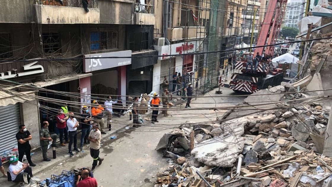 شاهد.. البحث تحت أنقاض انفجار مرفأ بيروت بعد مؤشرات وجود أحياء