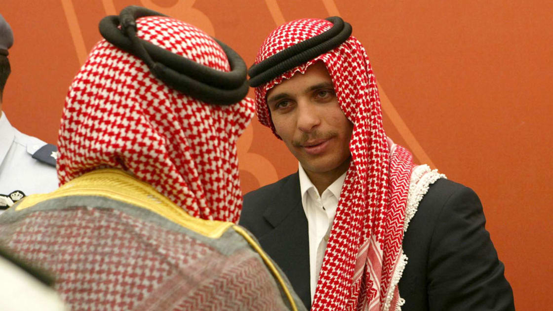شاهد.. أول ظهور لملك الأردن مع الأمير حمزة بعد الأحداث الأخيرة