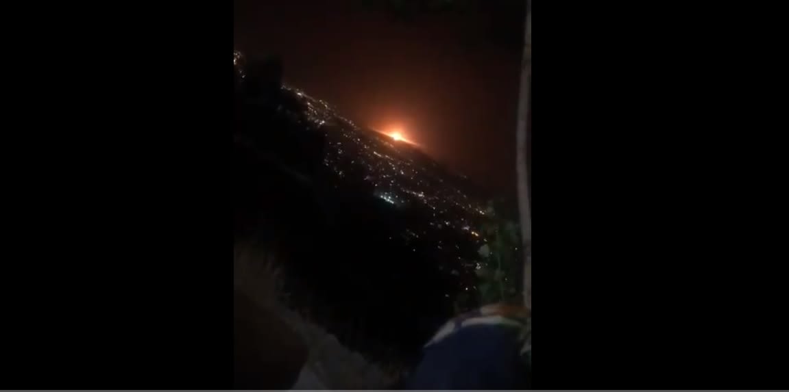 صورة من مقطع فيديو تم تداوله حول انفجار ضخم شرقي العاصمة الإيرانية طهران