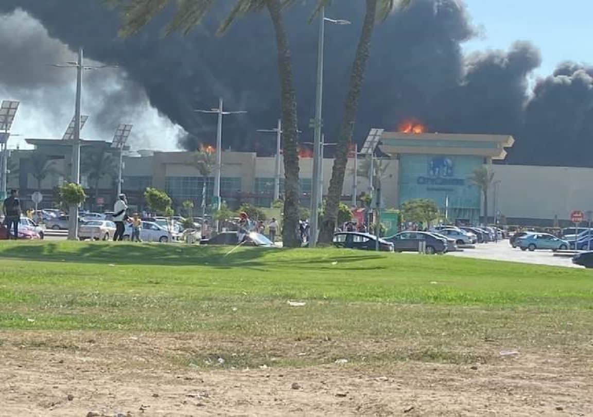 مصر.. اندلاع حريق كبير في مركز تجاري كافور الإسكندرية