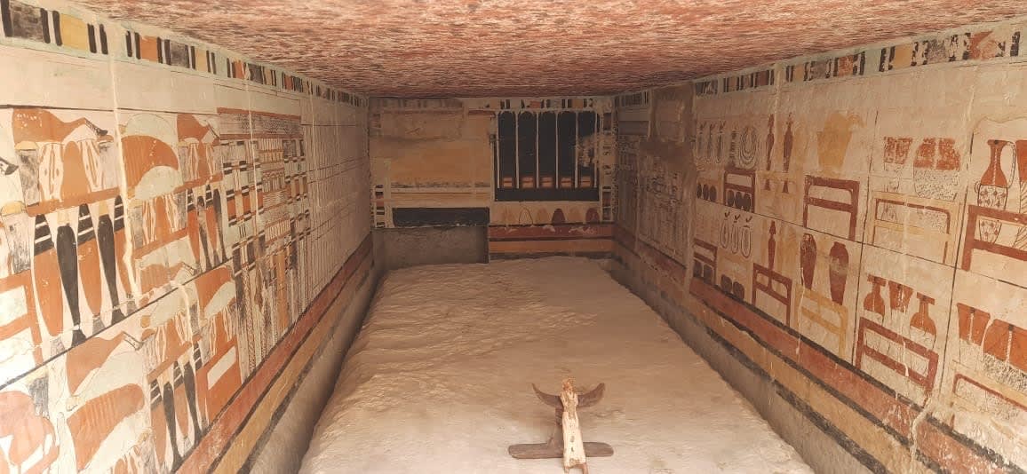 5 مقابر فرعونية تعود لنحو 4000 عام..مصر تعلن اكتشاف ضخم بسقارة