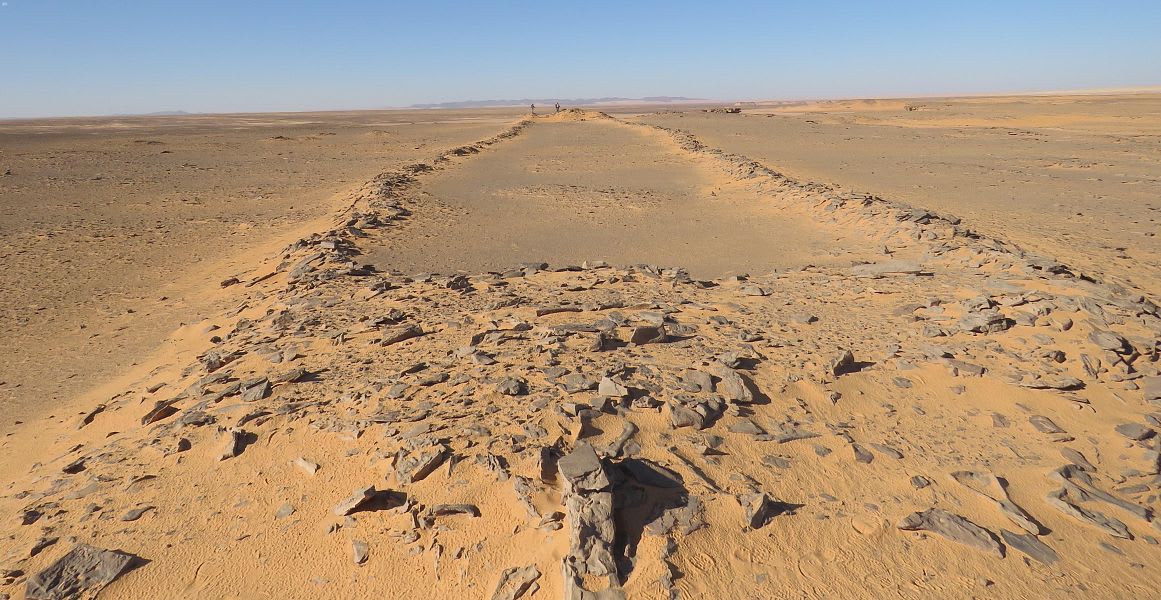 السعودية تعثر على واحدة من أقدم المصائد الحجرية بالعالم بصحراء النفود