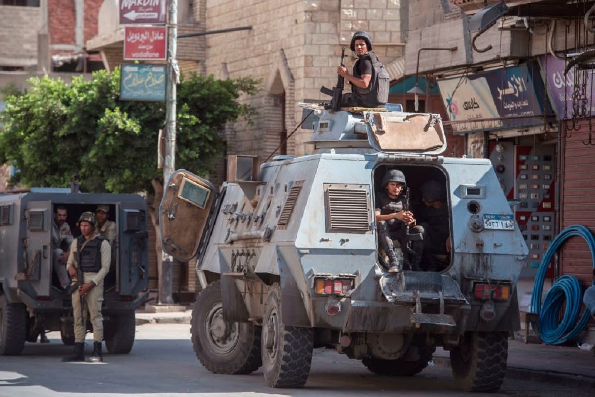 قوات الأمن المصرية تتصدى لـ"مجموعة إرهابية" في العريش