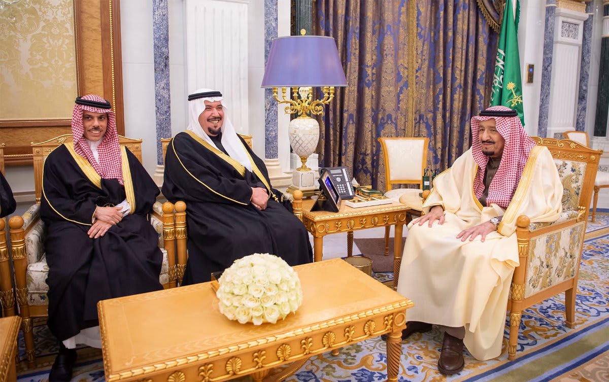 بينهم سفير المملكة لدى ألمانيا.. سفراء السعودية يؤدون القسم أمام الملك سلمان