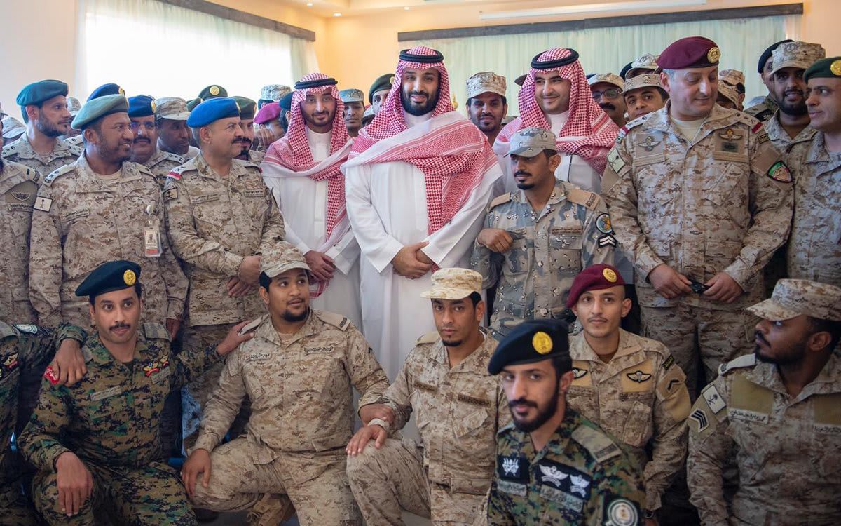 ولي العهد السعودي يقوم بزيارة "معايدة" للمنطقة الجنوبية