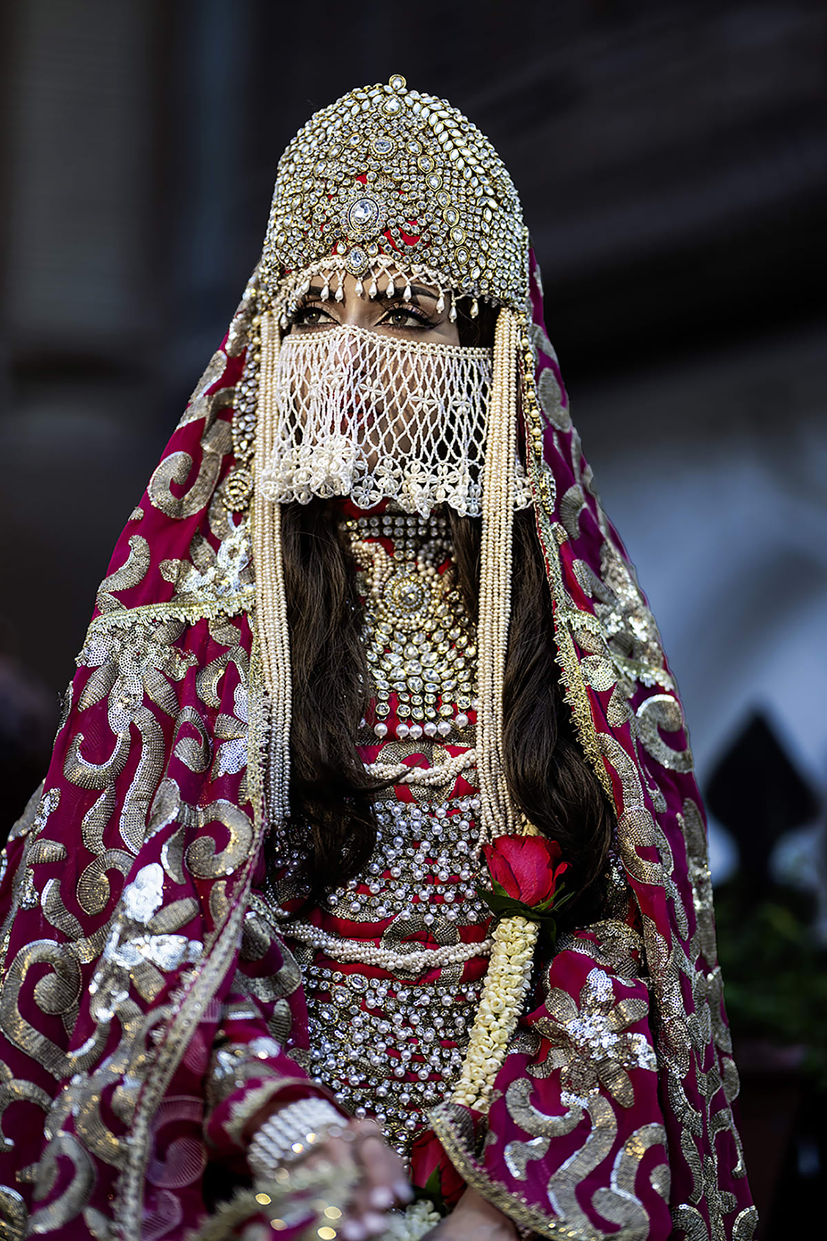 مصور سعودي يرصد أصالة وعراقة الأزياء التقليدية للمرأة السعودية