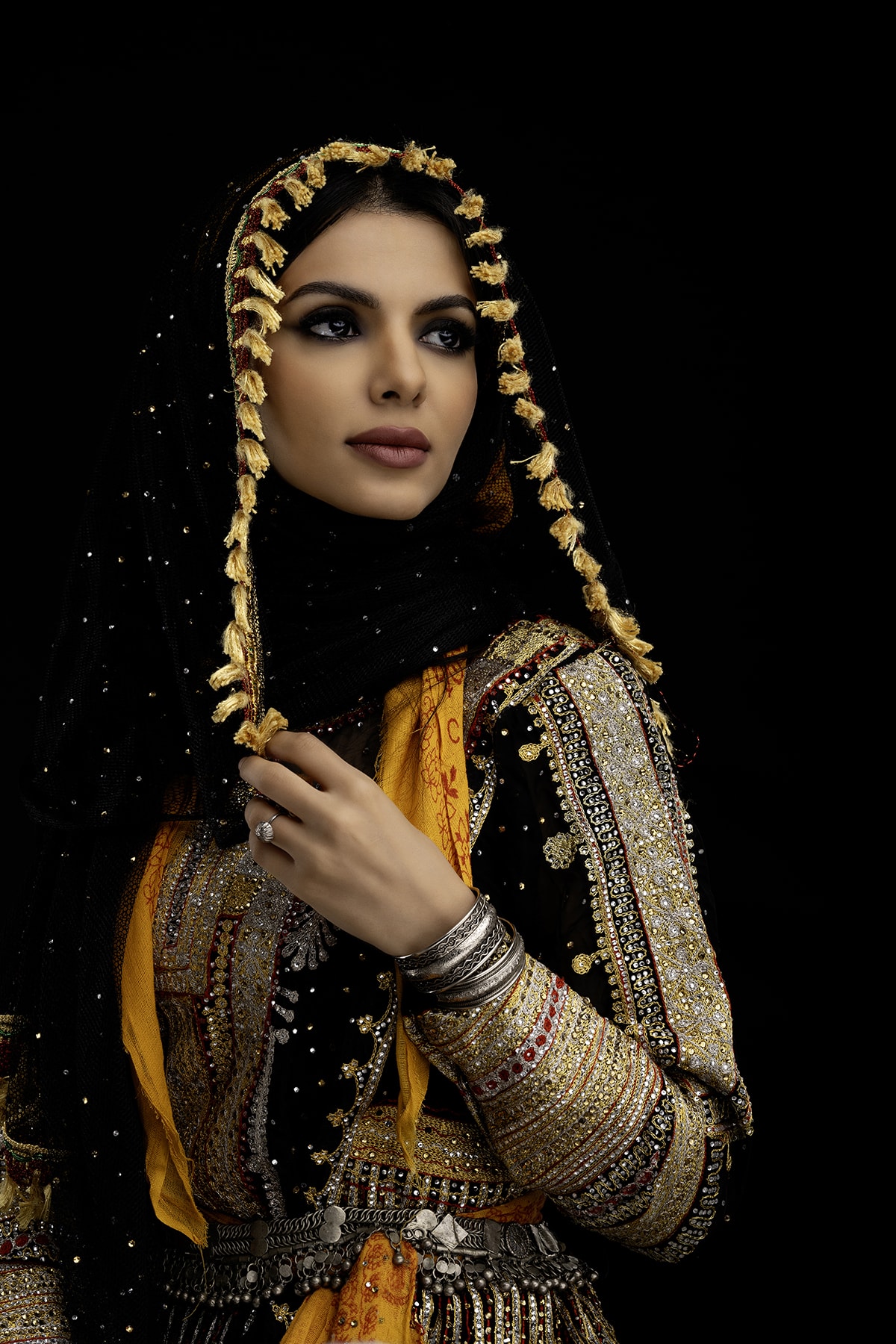 مصور سعودي يرصد أصالة وعراقة الأزياء التقليدية للمرأة السعودية