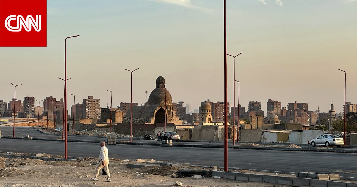 مصر.. نقل رفات أمير الشعراء أحمد شوقي يثير جدلًا واسعًا وسط تطوير القاهرة التاريخية