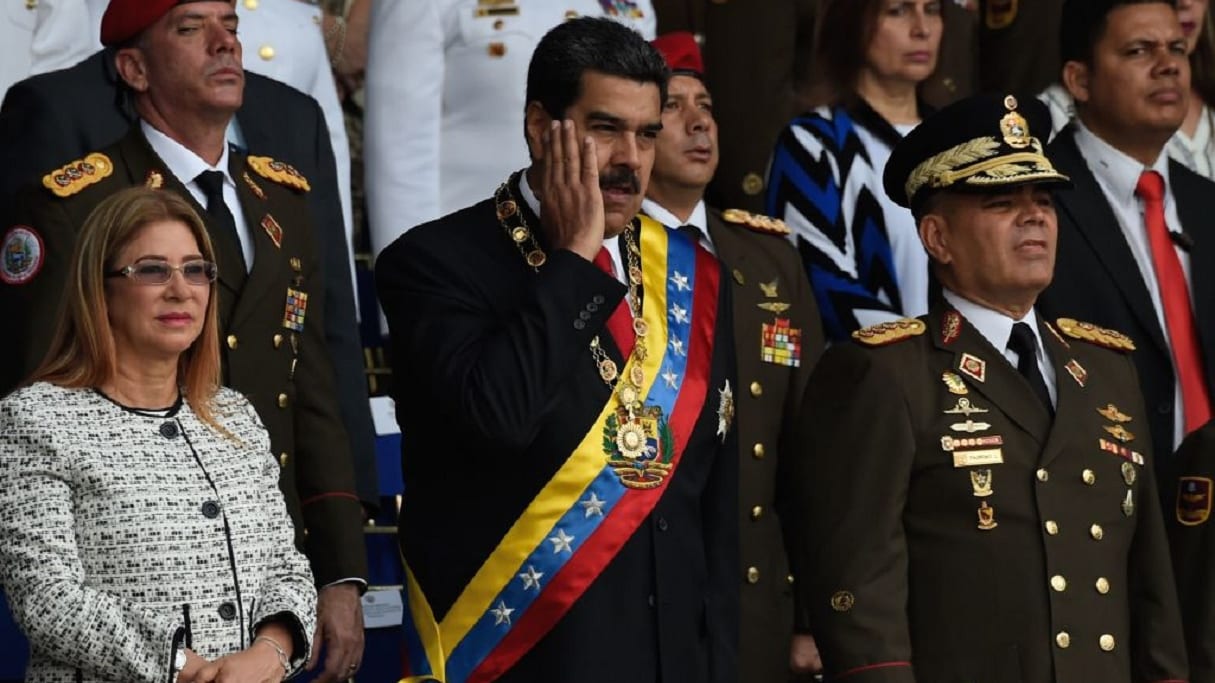 شاهد.. لحظة محاولة اغتيال الرئيس الفنزويلي