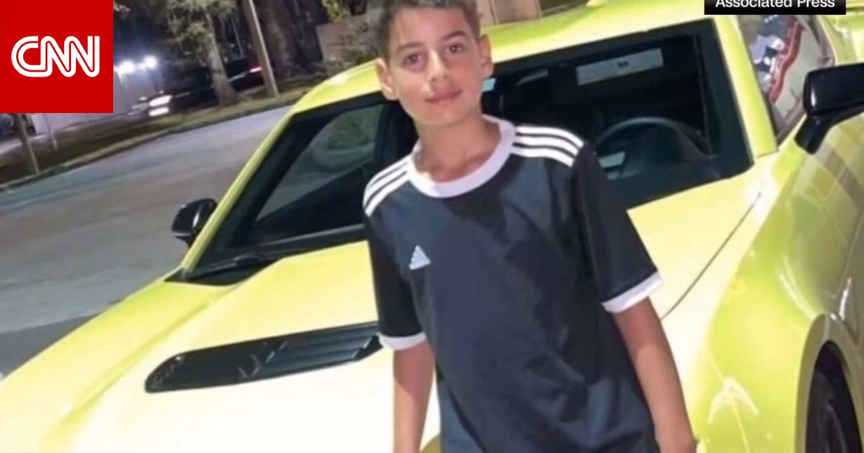 شاهد.. والد فتى فلسطيني أمريكي يروي لـCNN تفاصيل معاناة ابنه في سجن إسرائيلي