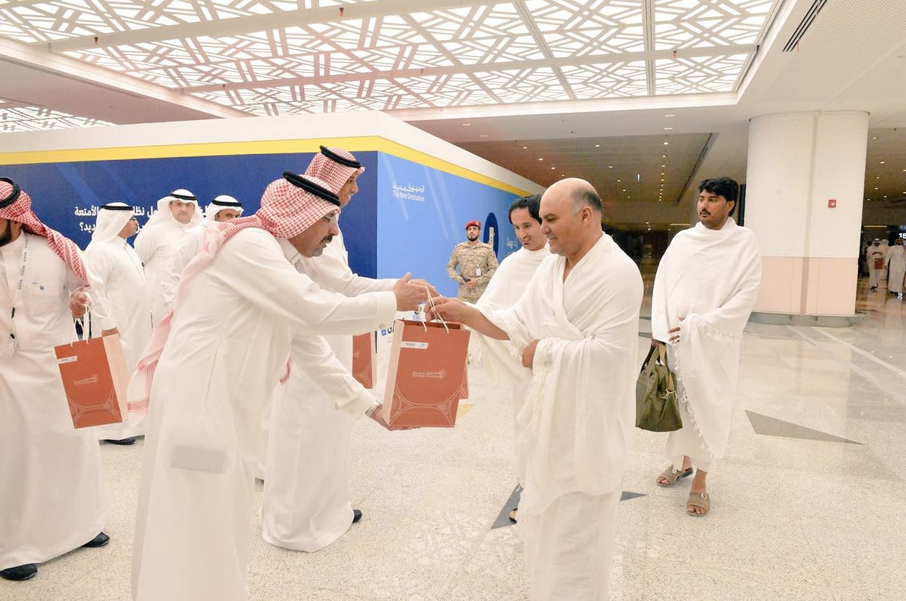 بالصور..استقبال أول رحلة في مطار جدة الجديد بالسعودية 
