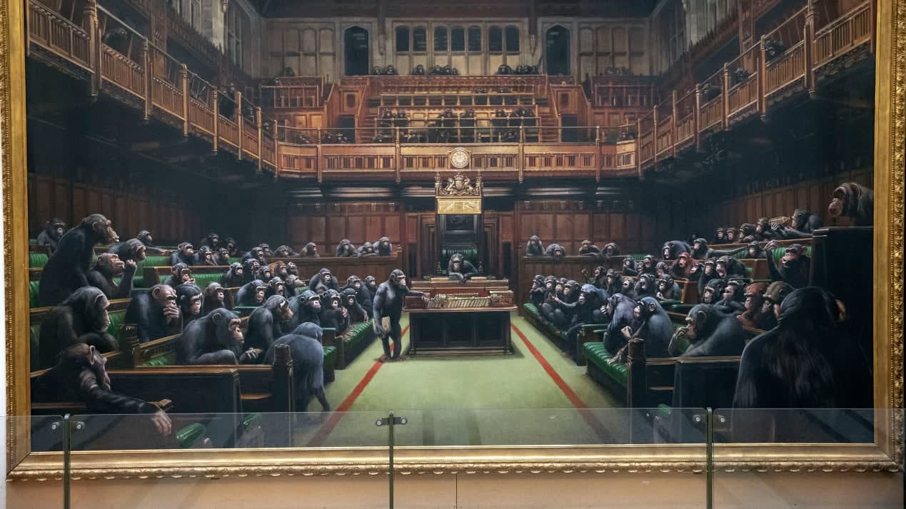 "قردة في البرلمان البريطاني".. لوحة تباع بـ12 مليون دولار
