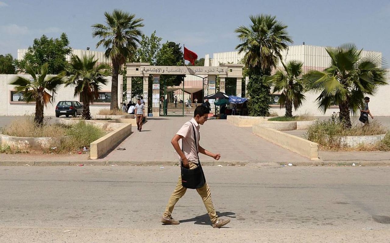 ممارسة الجنس مقابل النقط فضيحة تهز كلي ة شمال المغرب Cnn Arabic