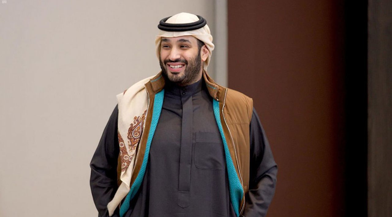 شال ولي عهد السعودية يثير تفاعلا حول سعره وأصول نقشه بين مغردين Cnn Arabic