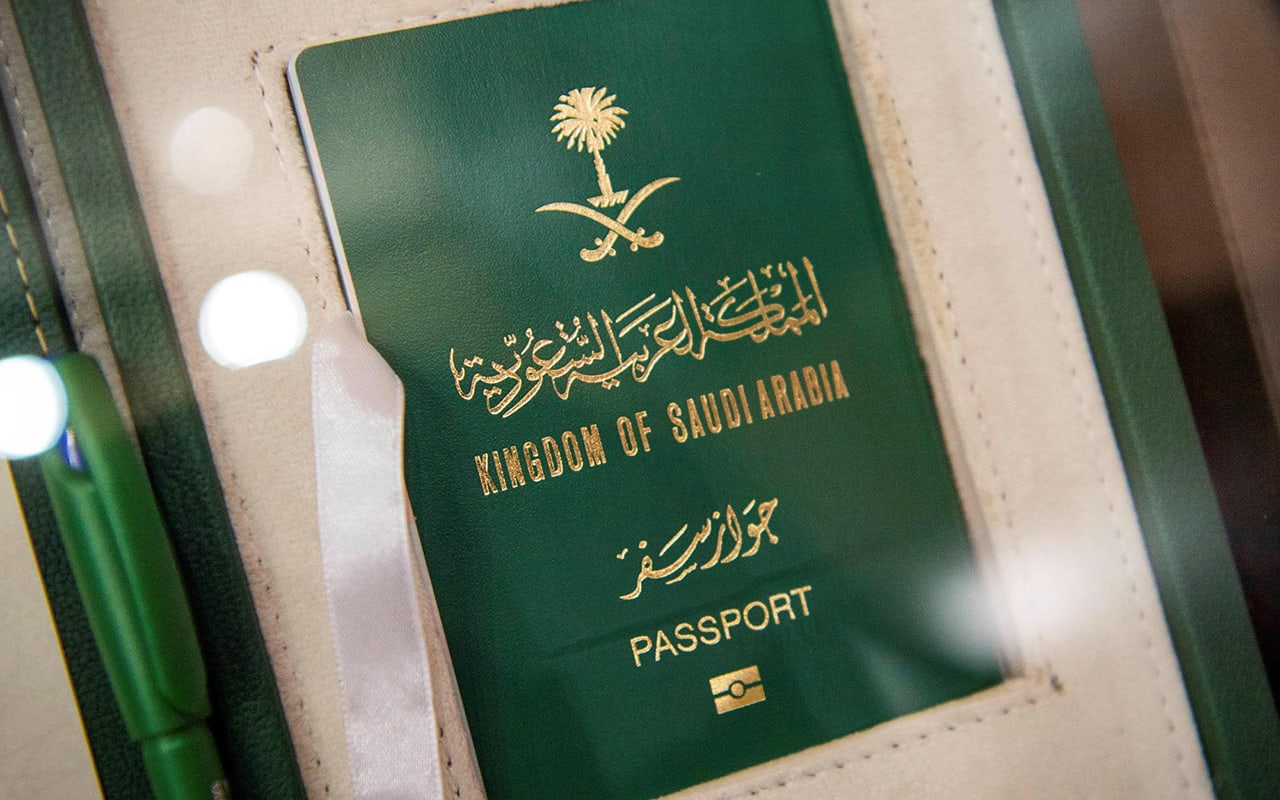 بالصور: السعودية تدشن جواز سفر جديد.. إليكم مواصفاته