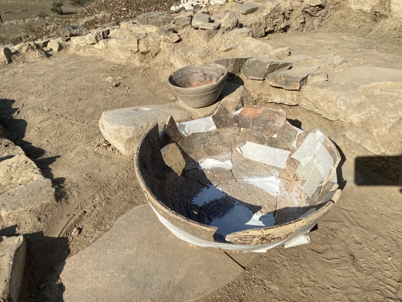     Die Entdeckung archäologischer Beweise einer kleinen Stadt im Sultanat Oman, und das war es, was die Verwunderung auslöste