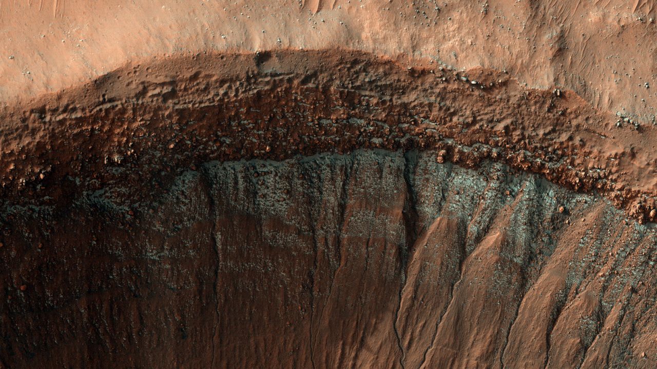 Mars dry snow