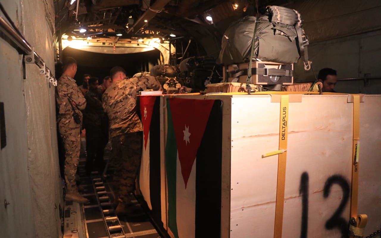 الجيش الأردني ينفذ عملية إنزال جوي ثالثة لمساعدات للمستشفى الميداني في غزة